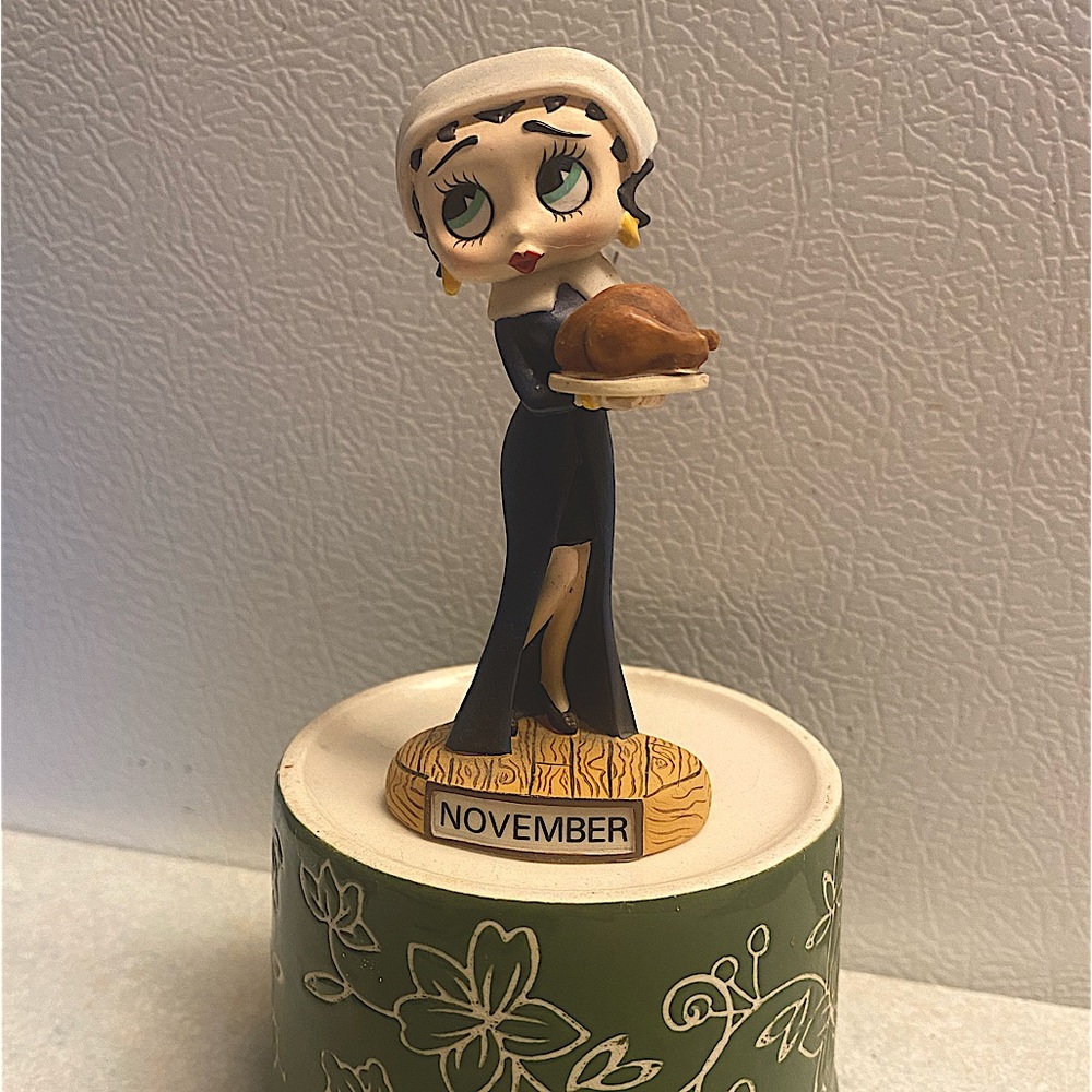 November Betty Boop Figurine
